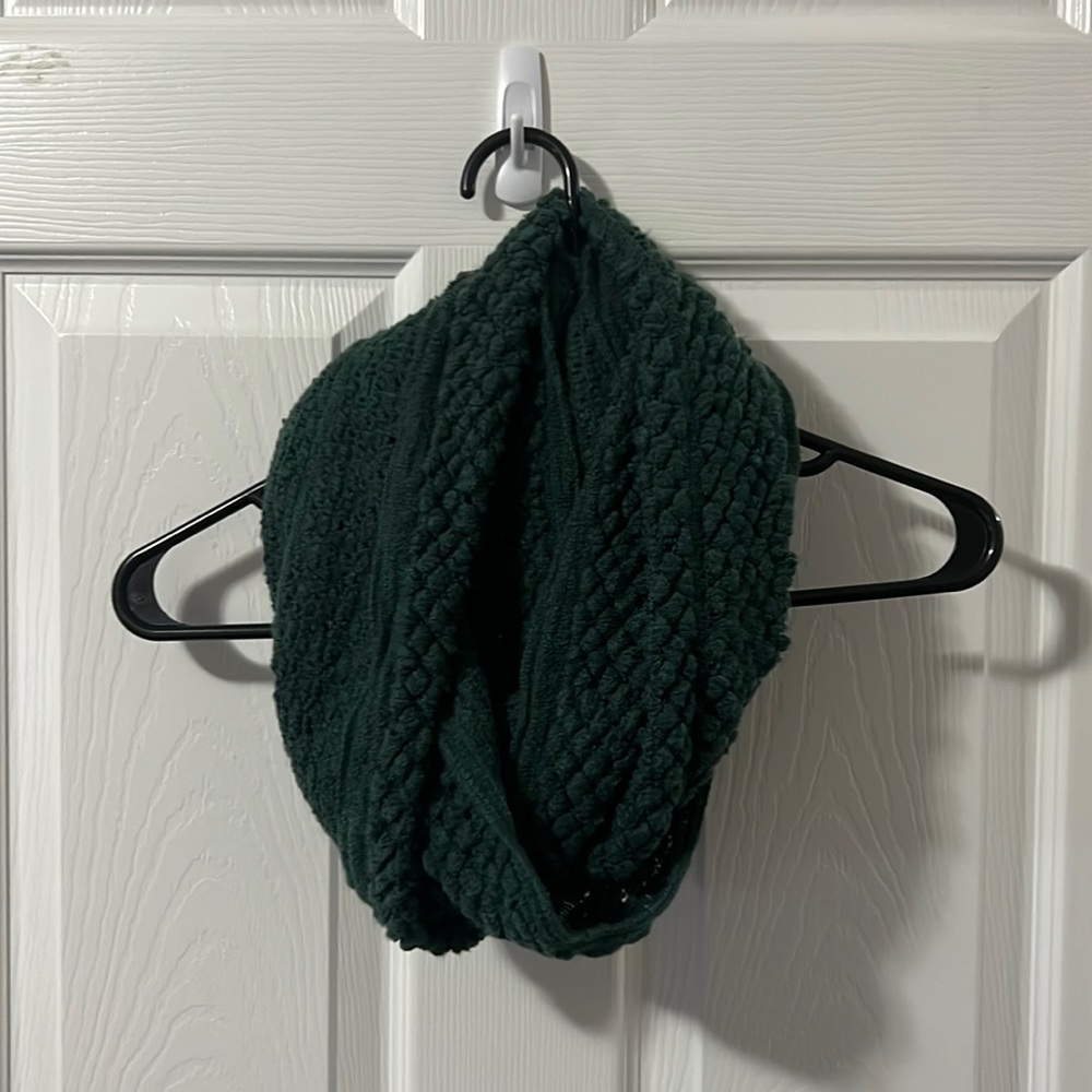 Knit infinity scarf